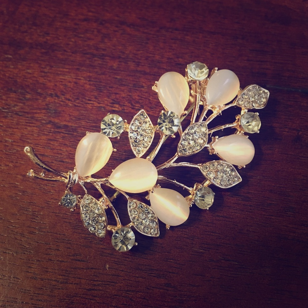 Cute brooch